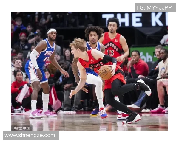 2001年76人对阵猛龙的经典对决回顾与精彩瞬间分析 2001年76人对阵猛龙的经典对决回顾与精彩瞬间分析