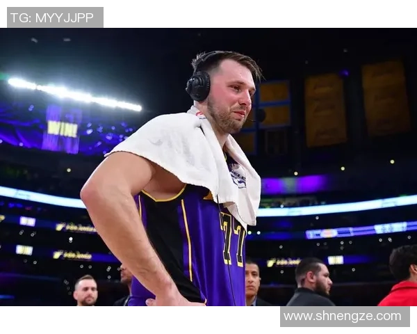 20201212湖人对快船精彩比赛录像回放及赛后分析分享