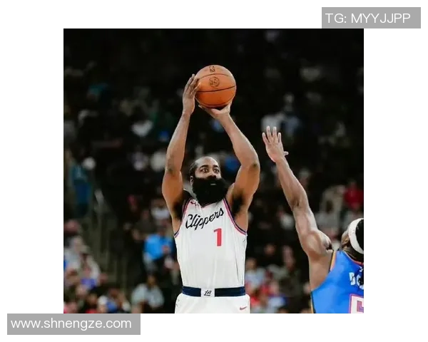 哈登在对阵雷霆的比赛中狂砍43分展现绝佳状态 哈登在对阵雷霆的比赛中狂砍43分展现绝佳状态