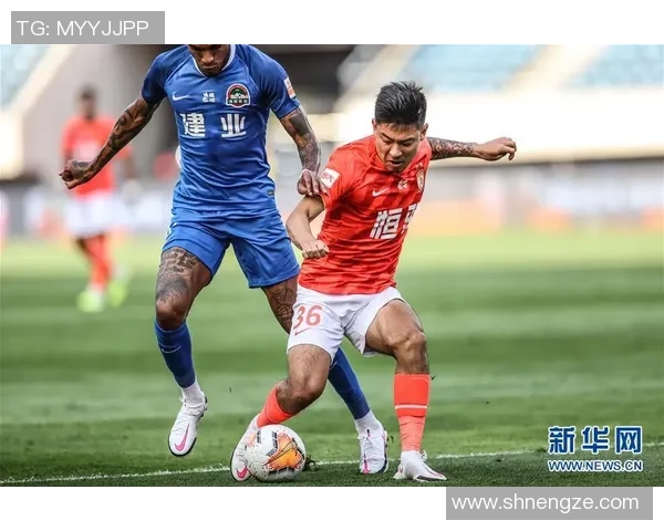 广州恒大迎战河南建业争夺中超联赛关键三分的激烈对决 广州恒大迎战河南建业争夺中超联赛关键三分的激烈对决