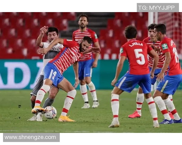 意大利U21青年队迎战西班牙U21队争夺欧洲足球锦标赛荣誉之战