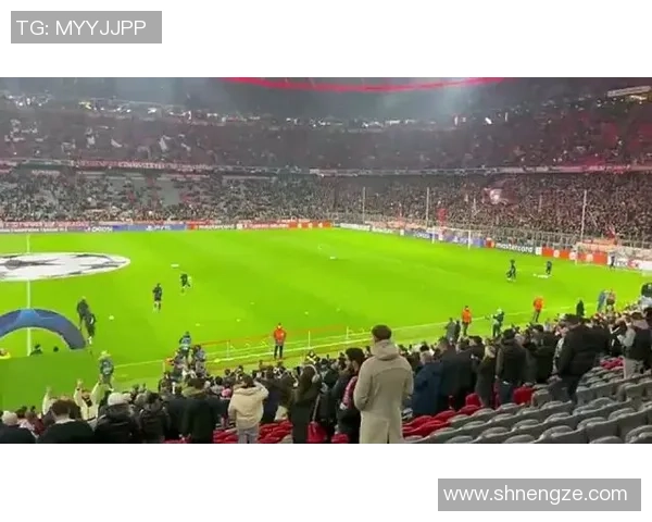 莱万重返安联球场引发拜仁球迷愤怒抗议称其忘恩负义